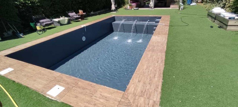 Rénovation complète d’une piscine en carreaux à Plan de Cuques dans le 13
